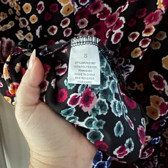 Adrienne Vittadini Floral Blouse Size S - Picture 5 of 6